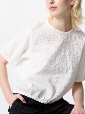 Uniqlo White Seersucker Volume Blouse